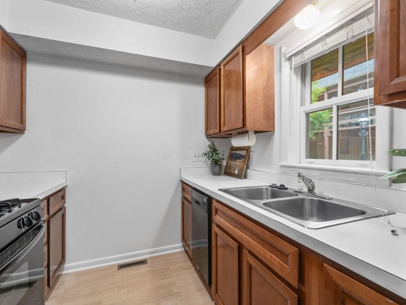253 E Kossuth Street, Unit A, Columbus, OH 43206 Photo 18