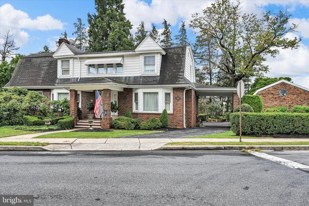 24 UPLAND ROAD, WYOMISSING HILLS, PA 19609