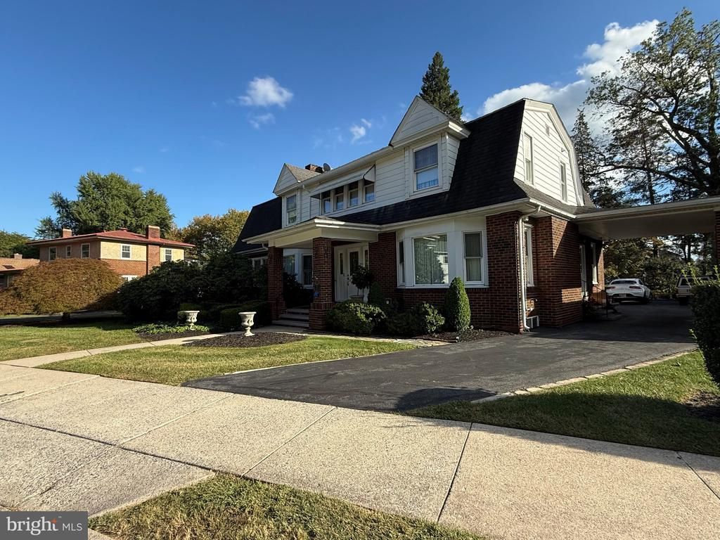 24 UPLAND ROAD , WYOMISSING HILLS, PA 19609