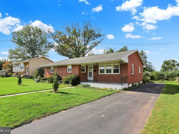 211 E RACE STREET, FLEETWOOD, PA 19522