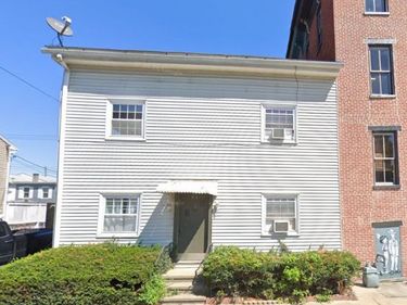 211 S CHARLOTTE STREET, MANHEIM, PA 17545