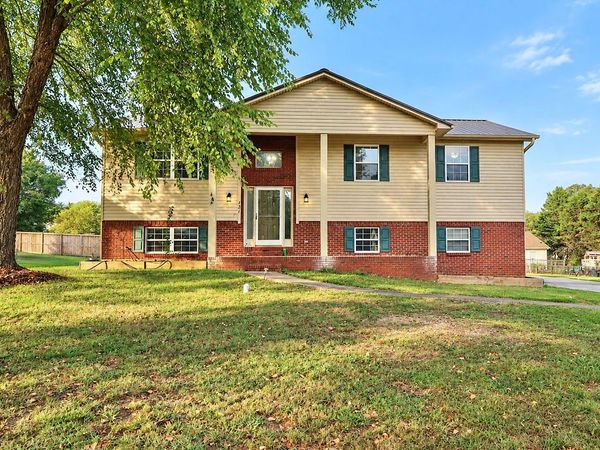 131 Cody St NW, Cleveland, TN 37312