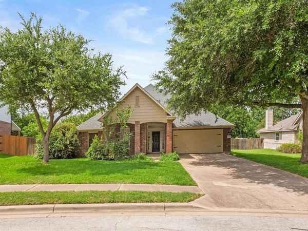 406 Bellaire Oaks DR, Pflugerville, TX 78660