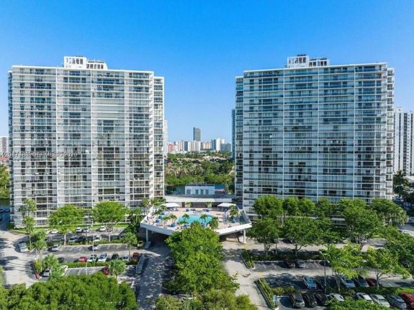3701 N Country Club Dr , Unit 1807, Aventura, FL 33180