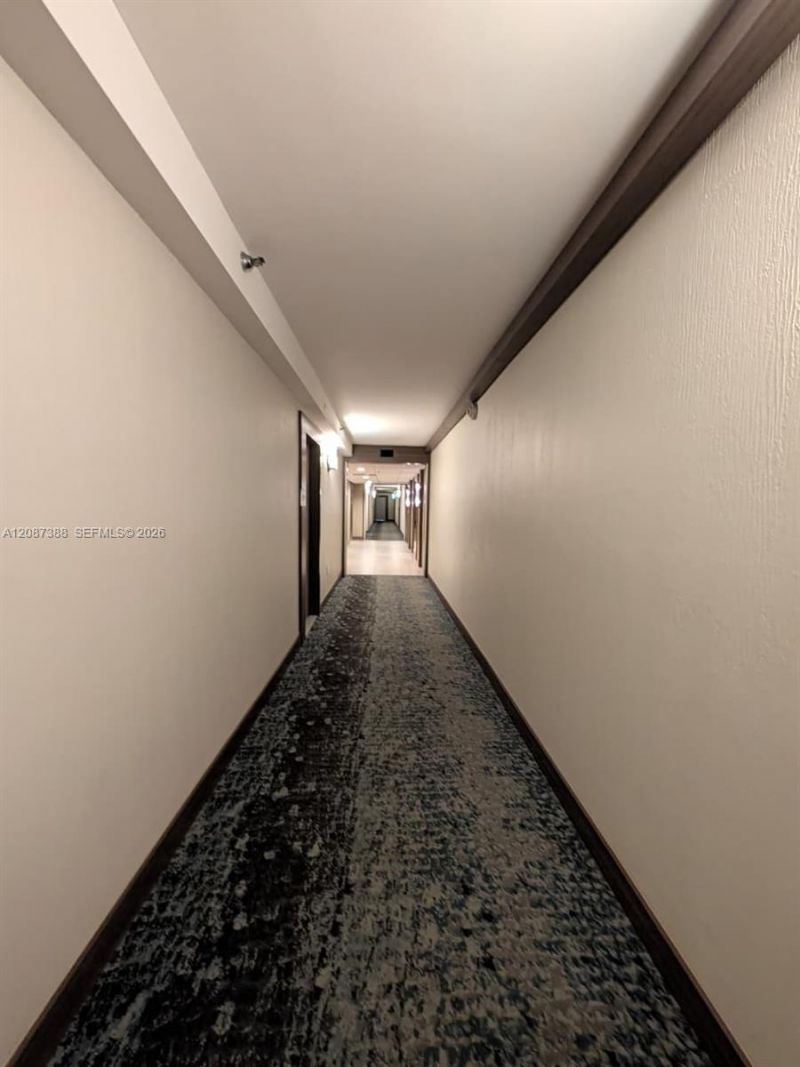 3701 N Country Club Dr, Unit 1807, Aventura, FL 33180 Photo