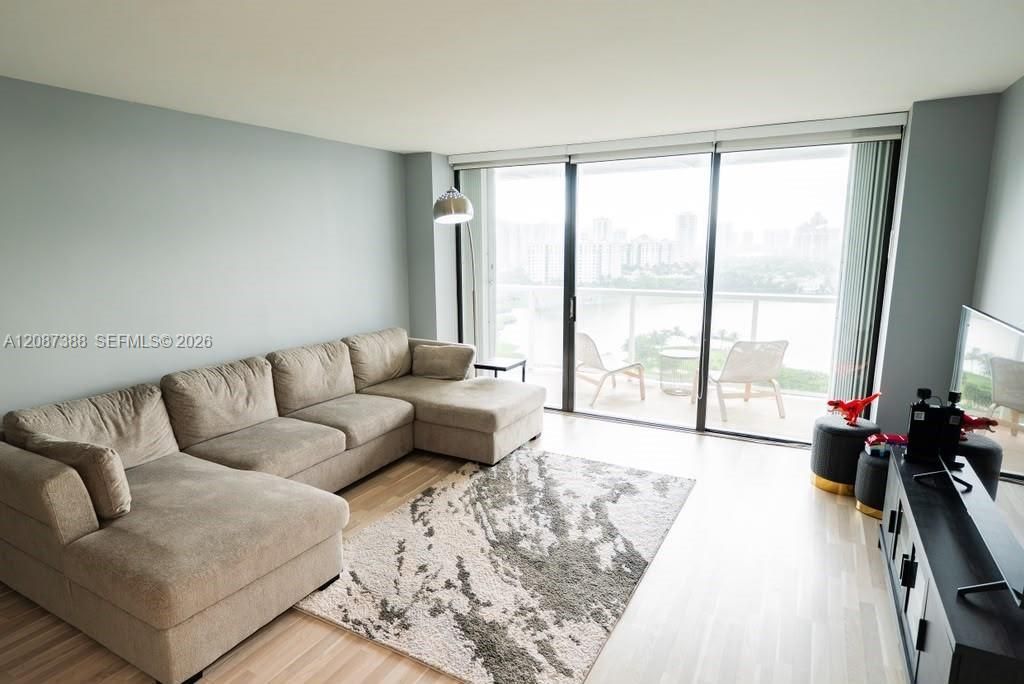 3701 N Country Club Dr, Unit 1807, Aventura, FL 33180 Photo