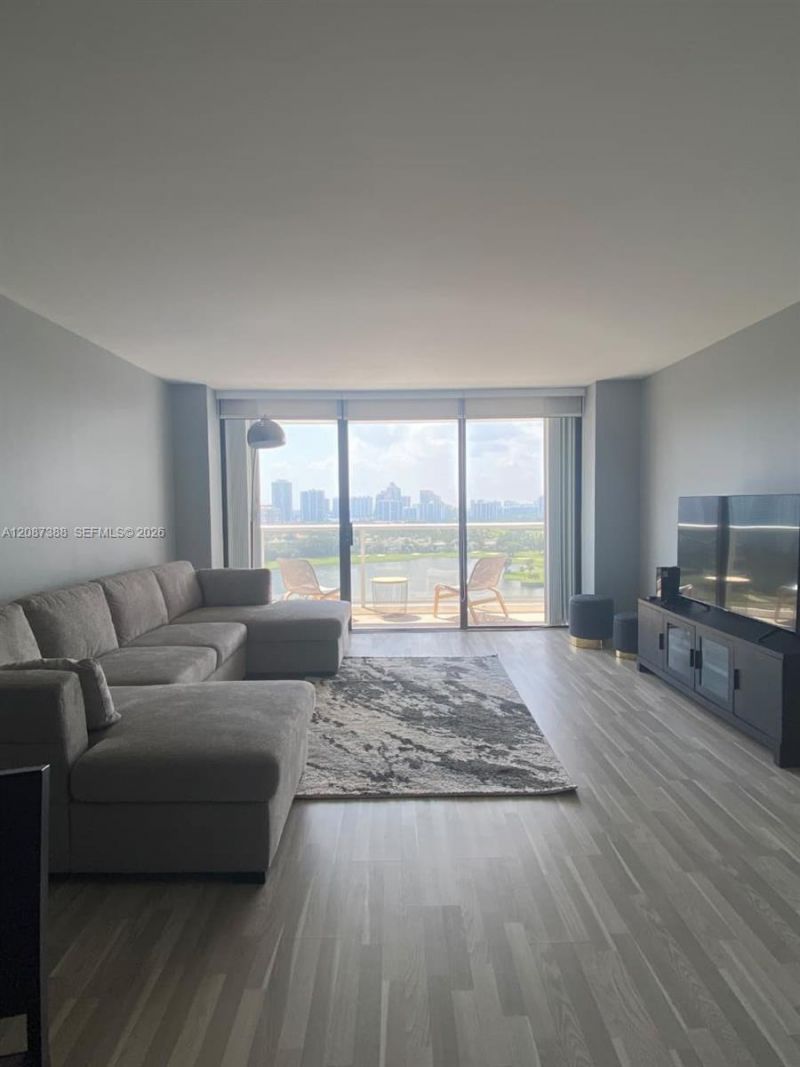 3701 N Country Club Dr, Unit 1807, Aventura, FL 33180 Photo