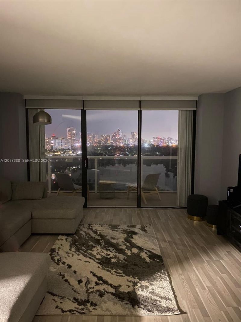 3701 N Country Club Dr, Unit 1807, Aventura, FL 33180 Photo