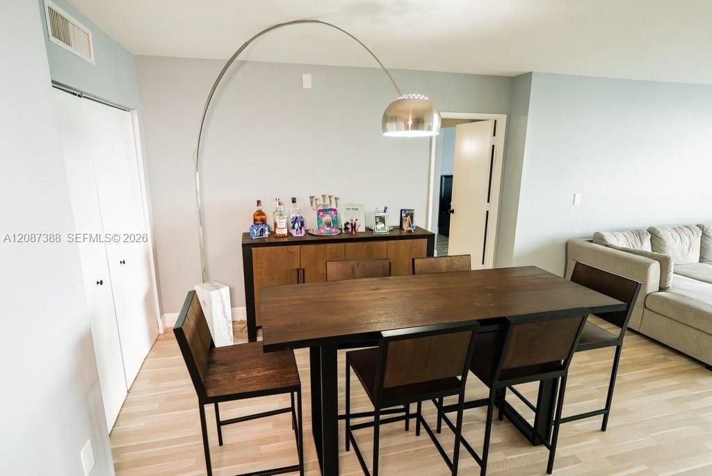 3701 N Country Club Dr, Unit 1807, Aventura, FL 33180 Photo