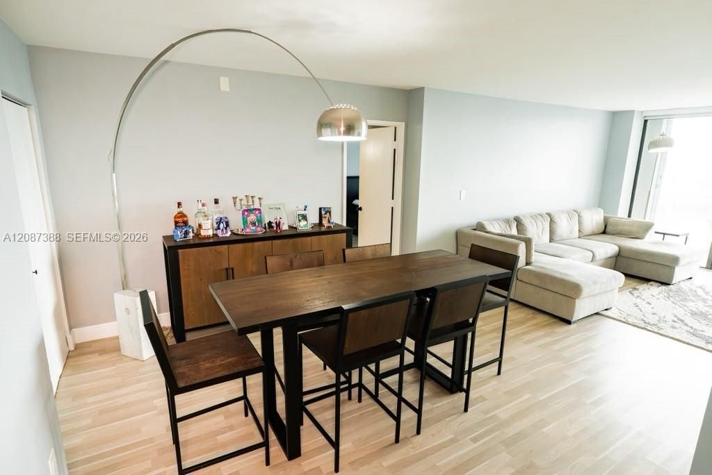 3701 N Country Club Dr, Unit 1807, Aventura, FL 33180 Photo