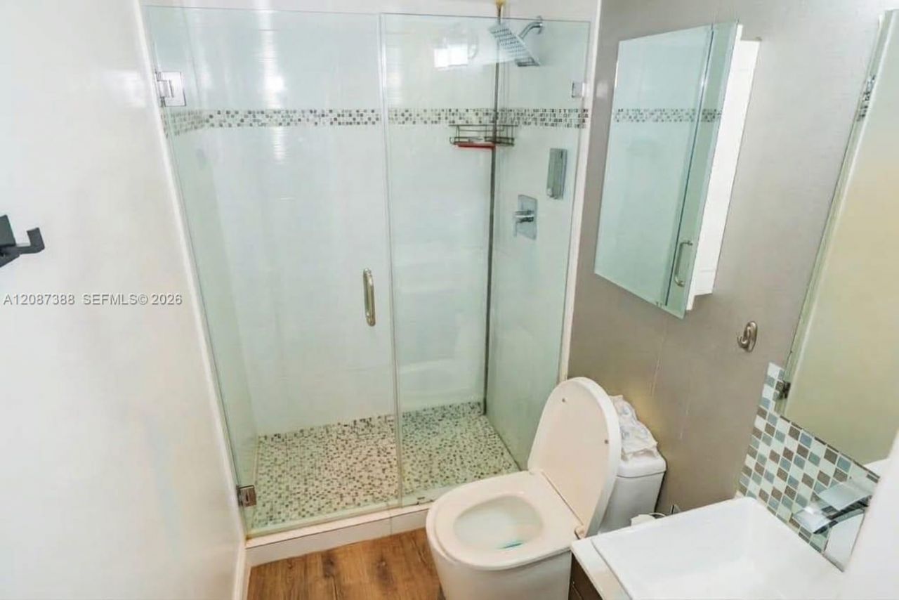 3701 N Country Club Dr, Unit 1807, Aventura, FL 33180 Photo