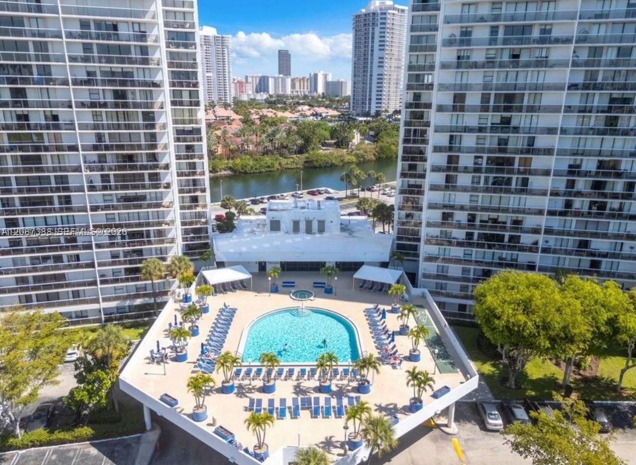 3701 N Country Club Dr, Unit 1807, Aventura, FL 33180 Photo