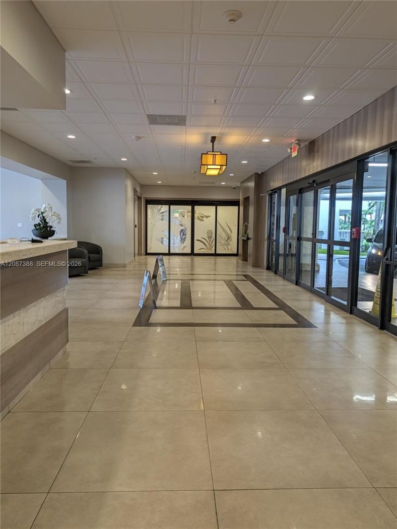3701 N Country Club Dr, Unit 1807, Aventura, FL 33180 Photo