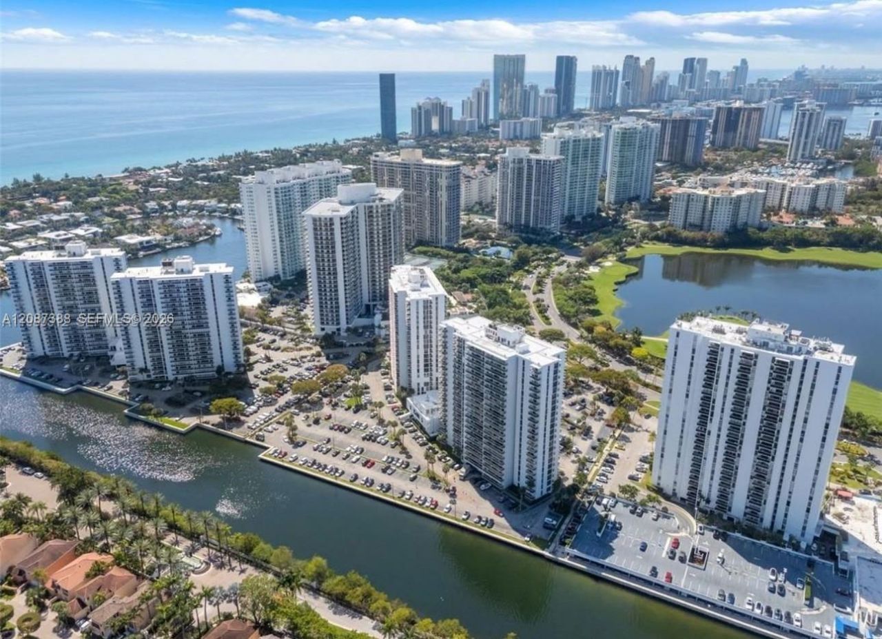 3701 N Country Club Dr, Unit 1807, Aventura, FL 33180 Photo
