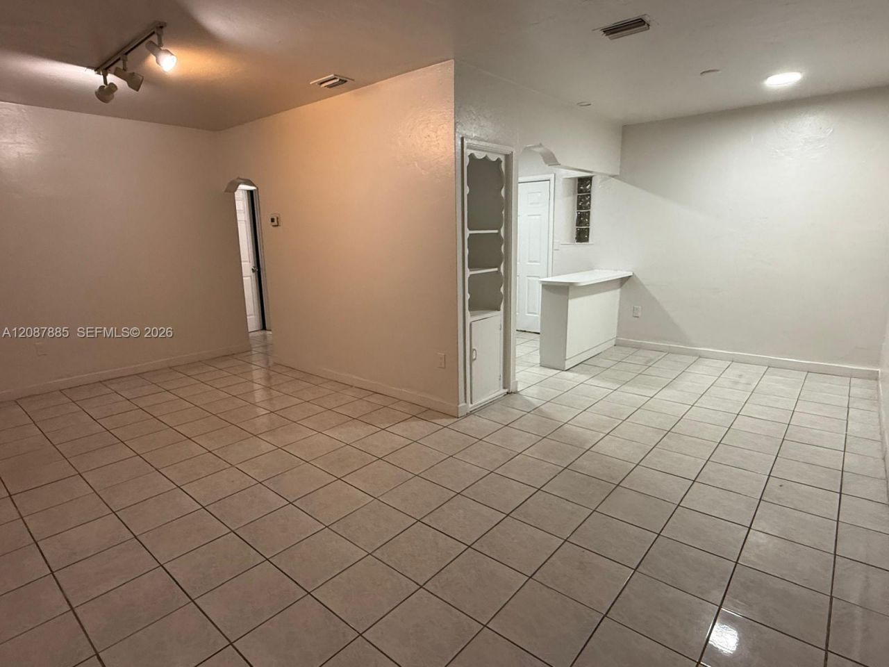 2484 SW 10th St, Miami, FL 33135 Photo