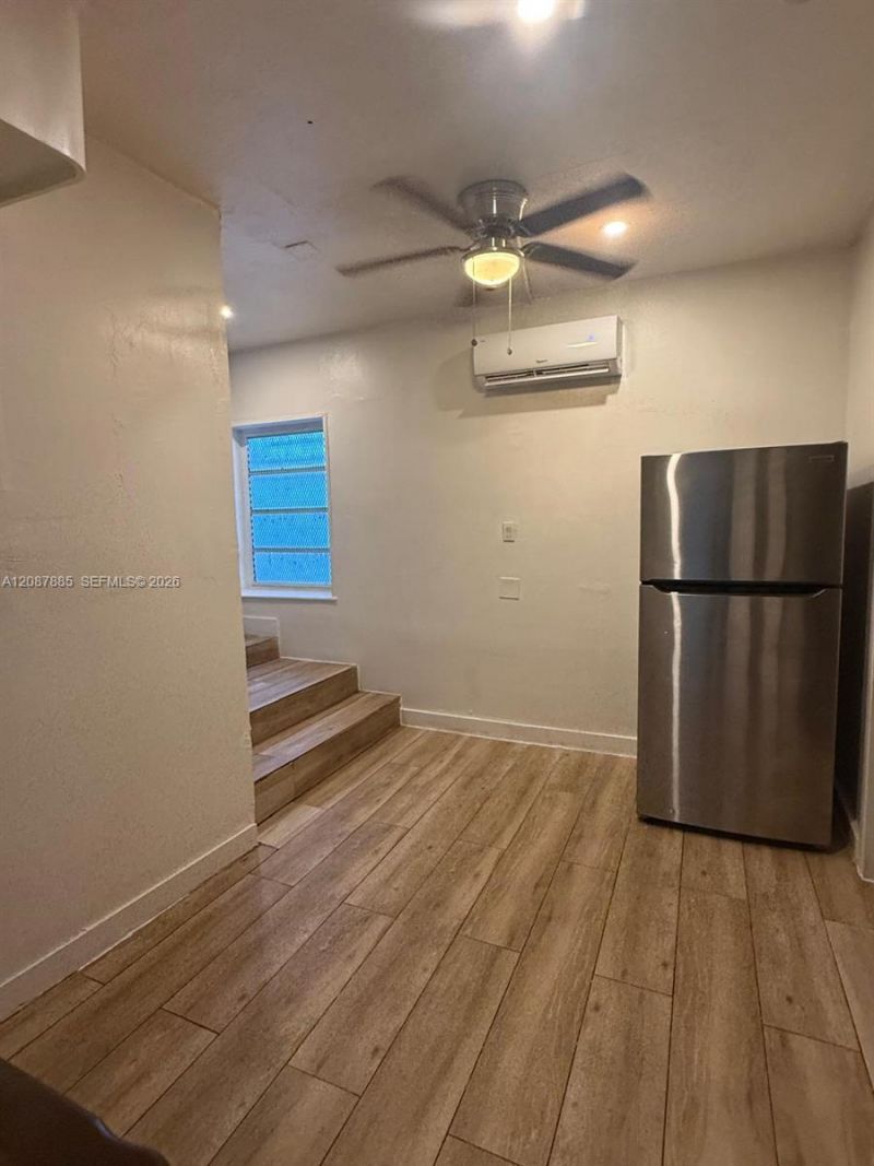 2484 SW 10th St, Miami, FL 33135 Photo