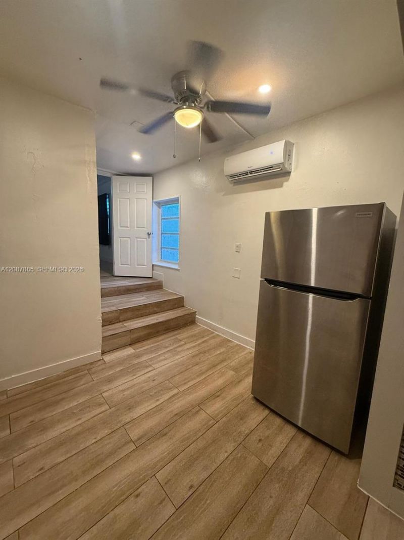 2484 SW 10th St, Miami, FL 33135 Photo