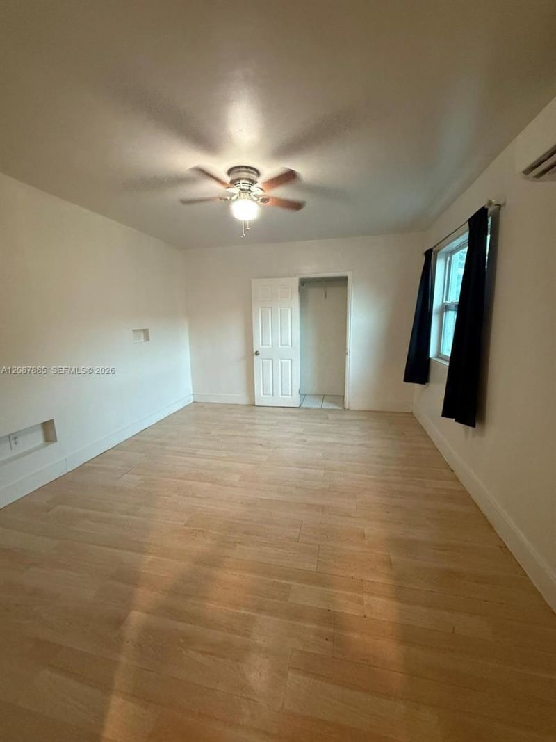 2484 SW 10th St, Miami, FL 33135 Photo