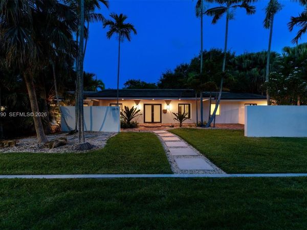 13575 SW 72nd Ct , Pinecrest, FL 33156
