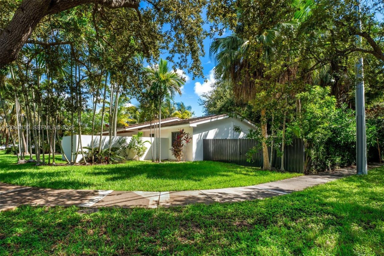 13575 SW 72nd Ct, Pinecrest, FL 33156 Photo