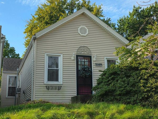 1304 ELM Street, Quincy, IL 62301