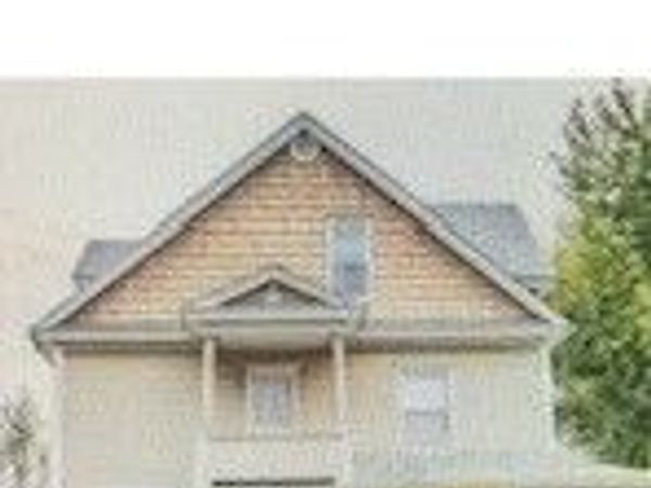418 Chicopee St, Chicopee, MA 01013