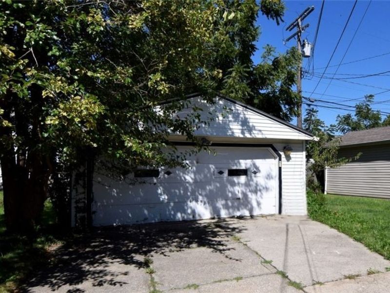 19701 Ormiston Avenue, Cleveland, OH 44119 Photo 2