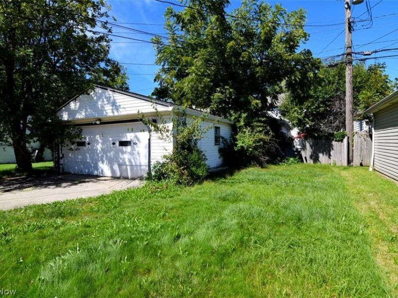 19701 Ormiston Avenue, Cleveland, OH 44119 Photo 3