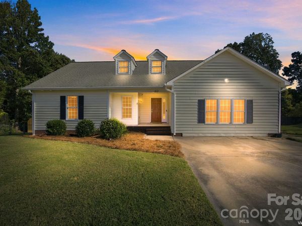 1829 Kenmore Drive, Statesville, NC 28625