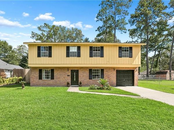 220 CHESTNUT Street , Mandeville, LA 70448