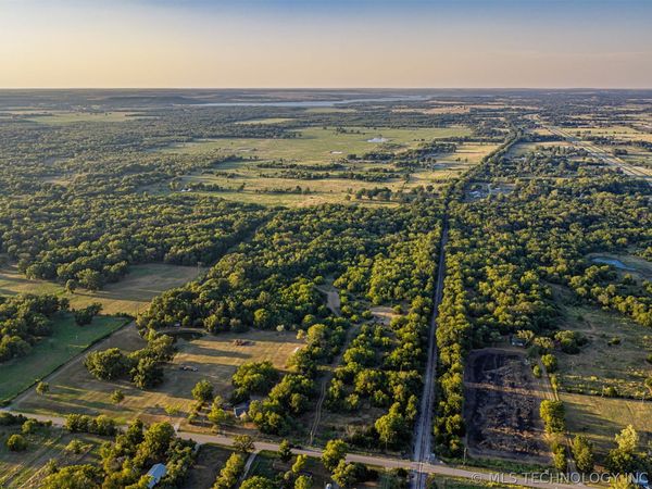4 W 1300 Road , Dewey, OK 74029
