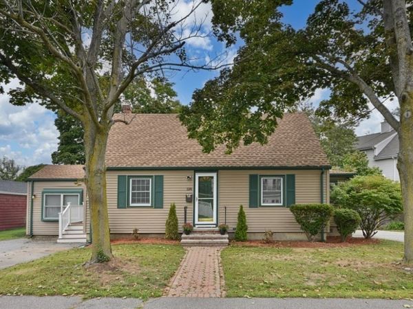 128 Collins St, Danvers, MA 01923
