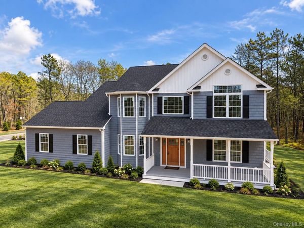 2 Mini Court , Manorville, NY 11949