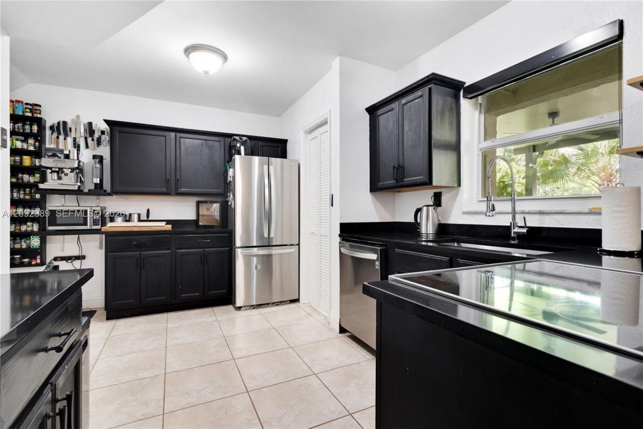 6217 SW 78th St, Unit 2B, South Miami, FL 33143 Photo