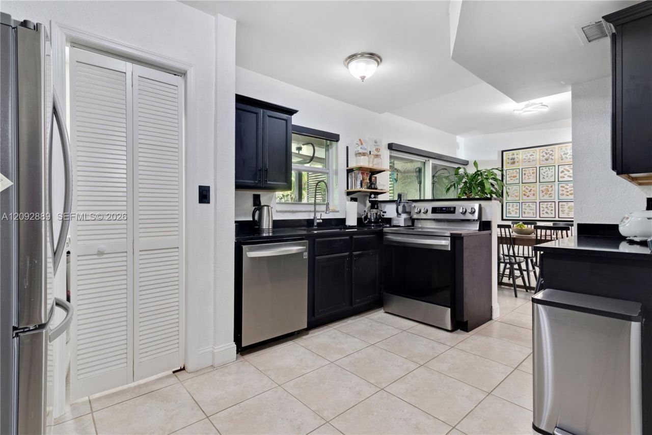 6217 SW 78th St, Unit 2B, South Miami, FL 33143 Photo