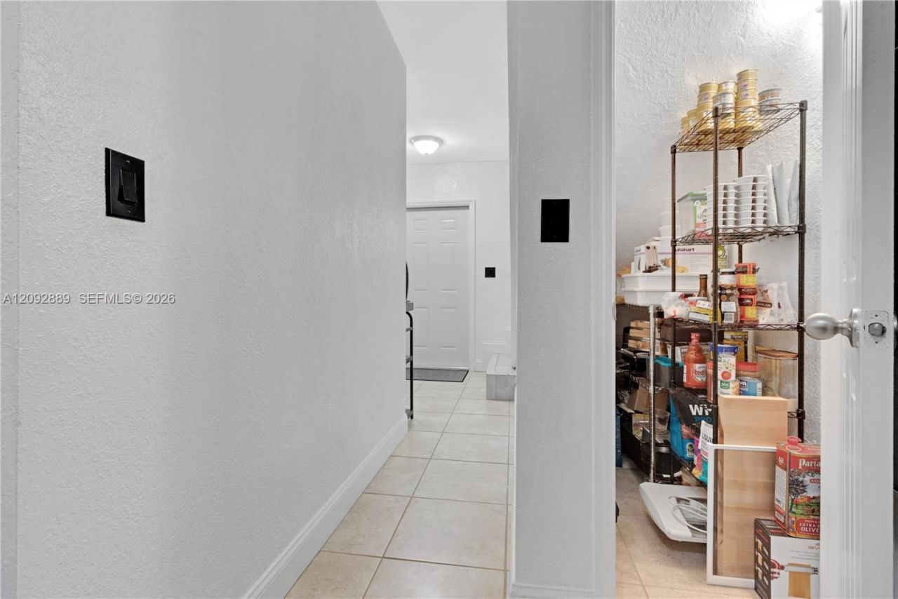 6217 SW 78th St, Unit 2B, South Miami, FL 33143 Photo