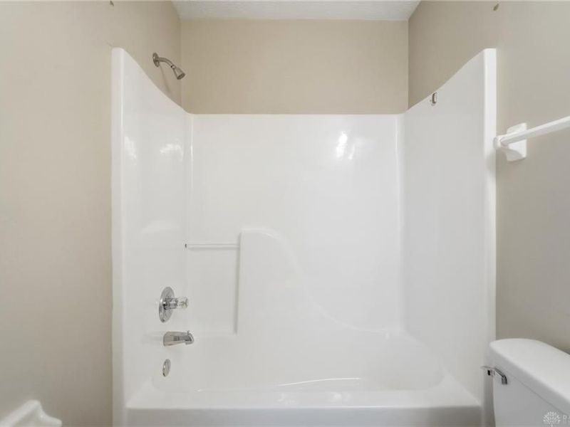 9037 Marquis Drive, Miamisburg, OH 45342 Photo 18