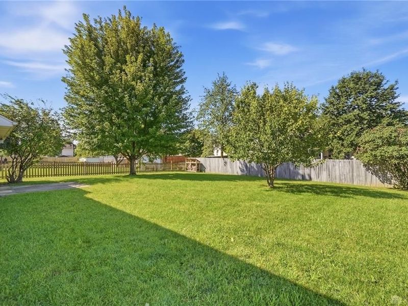 9037 Marquis Drive, Miamisburg, OH 45342 Photo 21