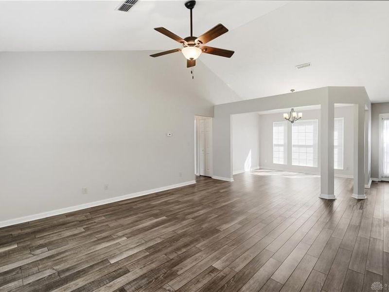 9037 Marquis Drive, Miamisburg, OH 45342 Photo 5