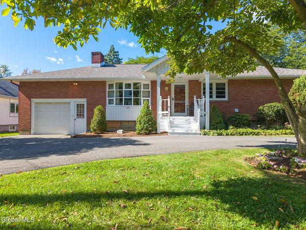 23 Nutwood Avenue, Schenectady, NY 12304