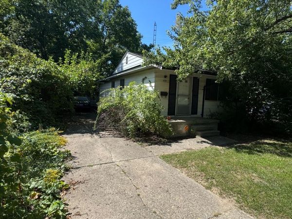3721 Beecher Road, Flint, MI 48503