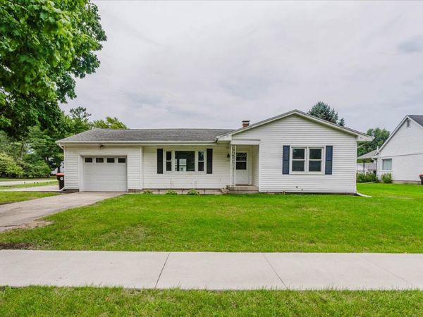 115 E 7th Street , Gridley, IL 61744