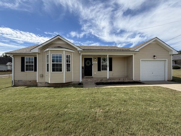 110 Chase Ct, Oak Grove, KY 42262