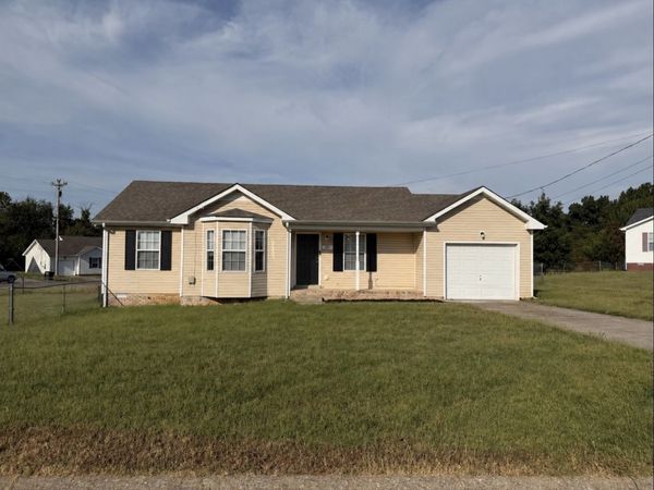 110 Chase Ct , Oak Grove, KY 42262