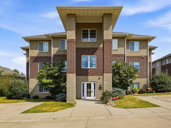 271 S Taft Ave, Iowa City, IA 52245