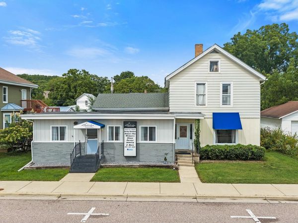 121 5th Street, Baraboo, WI 53913
