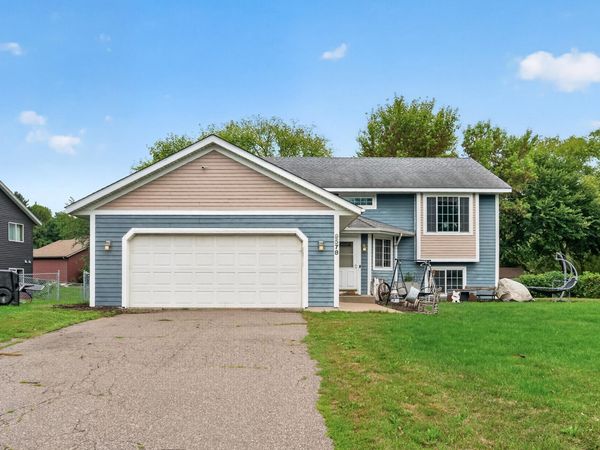9578 River Forest Drive, Monticello, MN 55362
