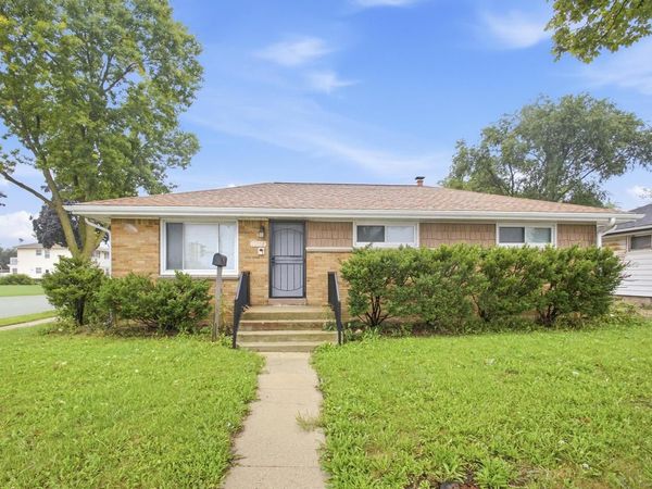 10325 W Silver Spring DRIVE, Milwaukee, WI 53223