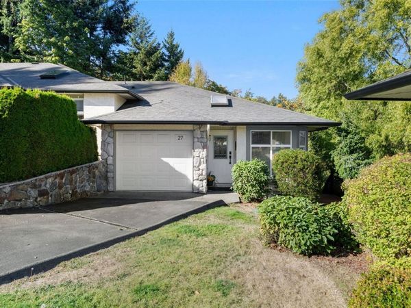 300 Six Mile Rd, Unit #27, View Royal, BC V9B 5Y3