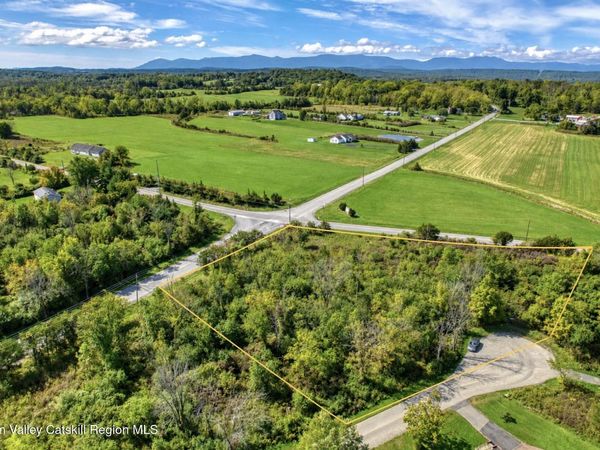 89 Superstitious Drive, Athens, NY 12015